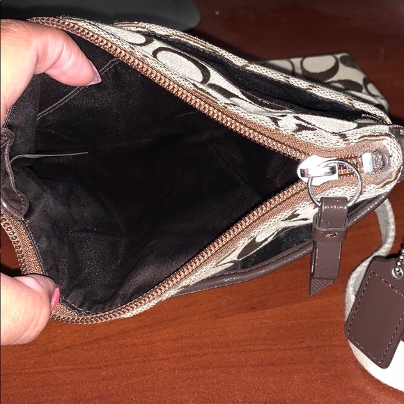 Coach crossbody - Picture 3 of 3
